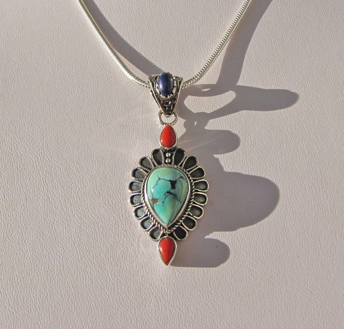 Türkis Anhänger im Ethno Look Silberschmuck